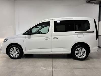 Volkswagen Caddy 2.0 TDI 122 CV C.MANUALE LIFE CARPLAY SENSORI Bianco usata Brescia