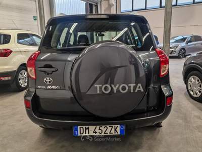 Toyota RAV4 III 2006 5 Porte 2.2 D-4D 136cv Sol DPF Grigio usata Mappano