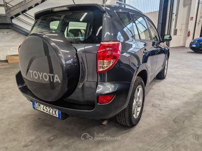 Toyota RAV4 III 2006 5 Porte 2.2 D-4D 136cv Sol DPF Grigio usata Mappano