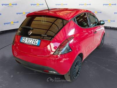 Lancia Ypsilon III 2011 1.0 firefly hybrid Silver s&s 70cv Rosso usata Roma