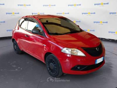 Lancia Ypsilon III 2011 1.0 firefly hybrid Silver s&s 70cv Rosso usata Roma