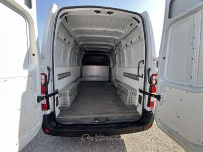 Renault Master t35 2.3 dci 135cv l3h2 ice Bianco usata Fisciano