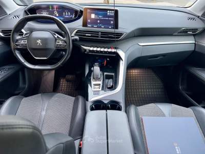Peugeot 3008 S&S EAT8 Allure Nero usata Monopoli