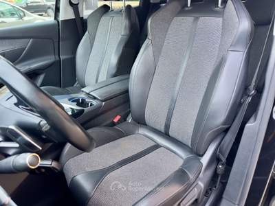 Peugeot 3008 S&S EAT8 Allure Nero usata Monopoli