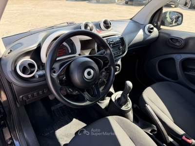 Smart ForTwo Fortwo III 2015 1.0 Black Passion 61cv Grigio usata Civita Castellana