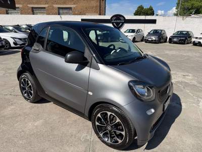 Smart ForTwo Fortwo III 2015 1.0 Black Passion 61cv Grigio usata Civita Castellana