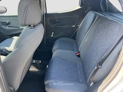 Lancia Ypsilon 5 porte S&S Hybrid Ecochic Gold Argento usata Roma