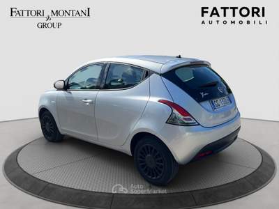 Lancia Ypsilon 5 porte S&S Hybrid Ecochic Gold Argento usata Roma