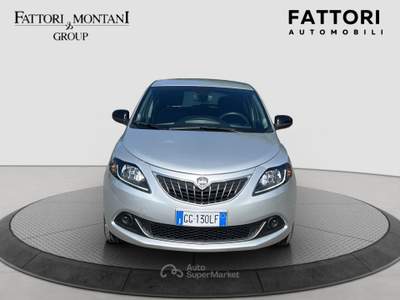Lancia Ypsilon 5 porte S&S Hybrid Ecochic Gold Argento usata Roma