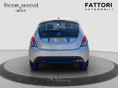 Lancia Ypsilon 5 porte S&S Hybrid Ecochic Gold Argento usata Roma