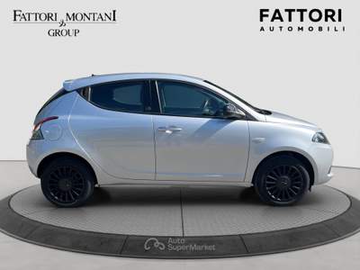 Lancia Ypsilon 5 porte S&S Hybrid Ecochic Gold Argento usata Roma