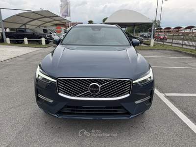 Volvo XC60 B5 AWD (Benzina/Hybrid) Automatico Core - NUOVA Blu/Azzurro usata Crocetta del Montello