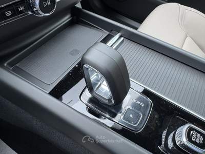 Volvo XC60 B5 AWD (Benzina/Hybrid) Automatico Core - NUOVA Blu/Azzurro usata Crocetta del Montello