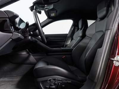 Porsche Taycan 476cv Rosso usata Grandate