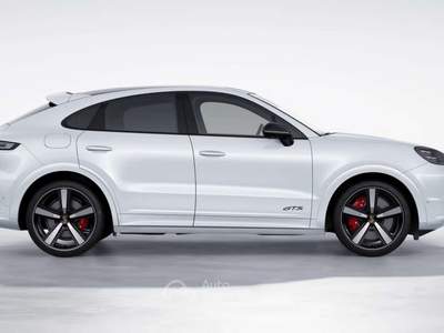Porsche Cayenne Coupe GTS 500cv-Pronta-Asse Sterzante-SportDesign Bianco usata Grandate