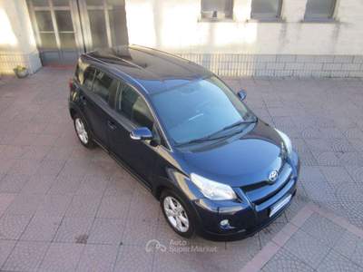 Toyota Urban Cruiser 1.4 D-4D AWD (4x4) Luxury UNICAPRO Blu/Azzurro usata Brescia