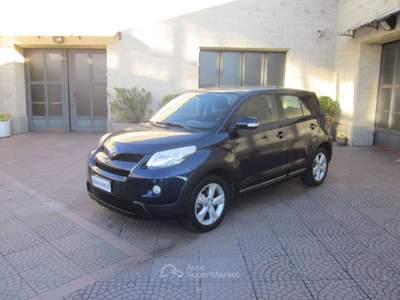 Toyota Urban Cruiser 1.4 D-4D AWD (4x4) Luxury UNICAPRO Blu/Azzurro usata Brescia