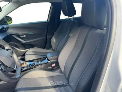 Peugeot 2008 1.5 bluehdi allure pack s&s 130cv eat8 Bianco usata Fisciano