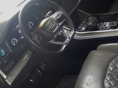 Audi Q8 286 CV quattro tiptronic Sport Blu/Azzurro usata Bari