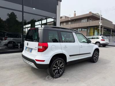 Skoda Yeti SKODA YETI OUTDOOR AMBITION DSG Bianco usata Teramo