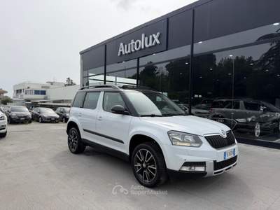 Skoda Yeti SKODA YETI OUTDOOR AMBITION DSG Bianco usata Teramo