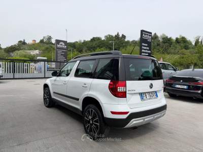 Skoda Yeti SKODA YETI OUTDOOR AMBITION DSG Bianco usata Teramo