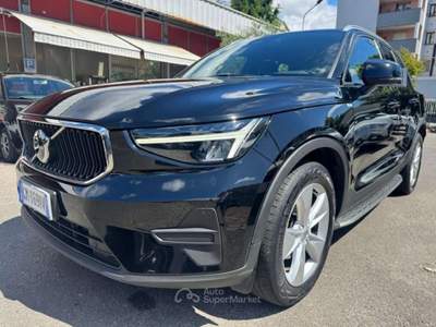 Volvo XC40 T2 automatico Core (AUTOCARRO N1) Nero usata Milano