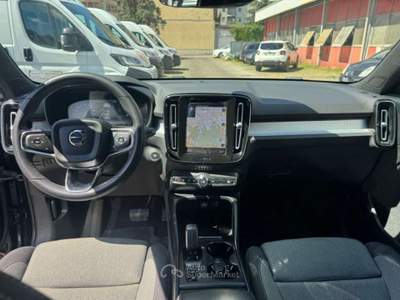Volvo XC40 T2 automatico Core (AUTOCARRO N1) Nero usata Milano