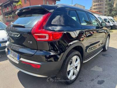 Volvo XC40 T2 automatico Core (AUTOCARRO N1) Nero usata Milano