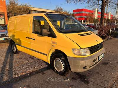 Mercedes-Benz Vito 220 cdi ambiente 90 kw Giallo usata Inzago