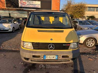 Mercedes-Benz Vito 220 cdi ambiente 90 kw Giallo usata Inzago