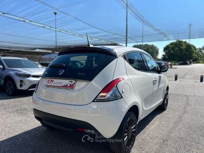 Lancia Ypsilon 1.0 firefly hybrid Silver s&amp;s 70cv Bianco usata NOALE
