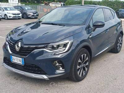 Renault Captur Captur II 2019 1.3 tce Intens 140cv fap Blu/Azzurro usata Velletri