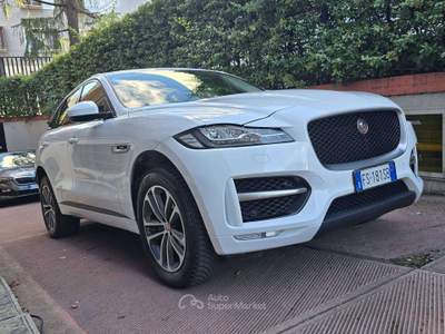Jaguar F-Pace F-Pace 2015 3.0d tdV6 R-Sport awd 300cv auto my19 Bianco usata Milano