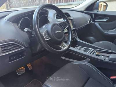Jaguar F-Pace F-Pace 2015 3.0d tdV6 R-Sport awd 300cv auto my19 Bianco usata Milano