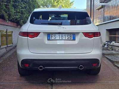 Jaguar F-Pace F-Pace 2015 3.0d tdV6 R-Sport awd 300cv auto my19 Bianco usata Milano