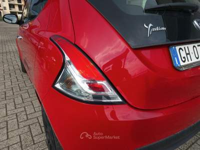 Lancia Ypsilon  - ypsilon 1.0 firefly hybrid silver s&s 70c Rosso usata Torino