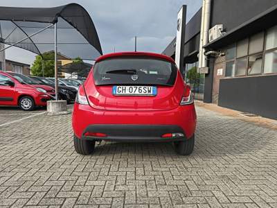 Lancia Ypsilon  - ypsilon 1.0 firefly hybrid silver s&s 70c Rosso usata Torino