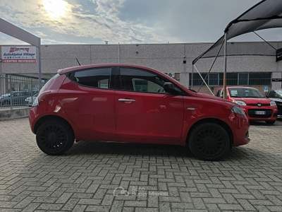 Lancia Ypsilon  - ypsilon 1.0 firefly hybrid silver s&s 70c Rosso usata Torino
