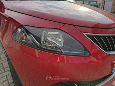 Lancia Ypsilon  - ypsilon 1.0 firefly hybrid silver s&s 70c Rosso usata Torino