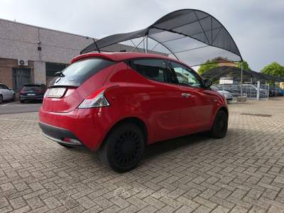 Lancia Ypsilon  - ypsilon 1.0 firefly hybrid silver s&s 70c Rosso usata Torino