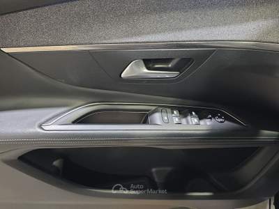 Peugeot 3008  1.5 bluehdi allure s&s 130cv Nero usata Firenze