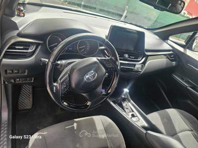 Toyota C-HR TENUTA MANIACALMENTE IN BOX NON FUMATRICE Nero usata PESCARA