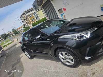Toyota C-HR TENUTA MANIACALMENTE IN BOX NON FUMATRICE Nero usata PESCARA