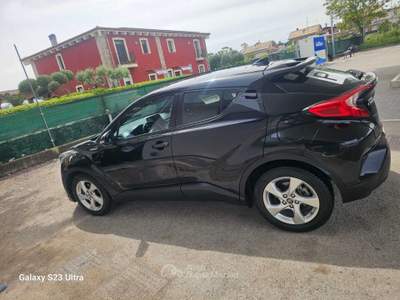 Toyota C-HR TENUTA MANIACALMENTE IN BOX NON FUMATRICE Nero usata PESCARA