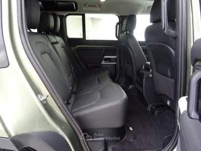 Land Rover Defender 110 3.0D I6 200 CV AWD Auto SE Verde usata Lurate Caccivio