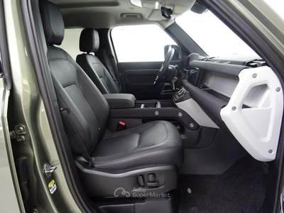 Land Rover Defender 110 3.0D I6 200 CV AWD Auto SE Verde usata Lurate Caccivio