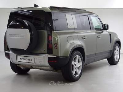 Land Rover Defender 110 3.0D I6 200 CV AWD Auto SE Verde usata Lurate Caccivio