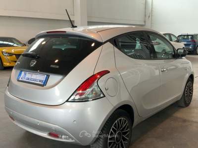 Lancia Ypsilon 5 porte S&S Hybrid Gold Argento usata Nardò