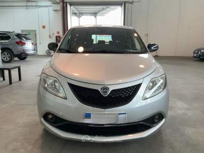 Lancia Ypsilon 5 porte S&S Hybrid Gold Argento usata Nardò